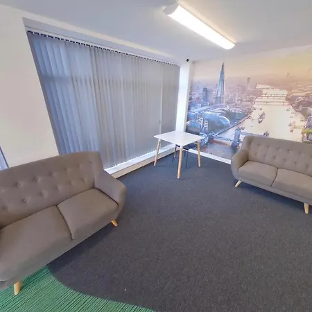 Signature House - Contemporary Studios In Coventry City Centre, Free Parking, By Covstays Exterior photo